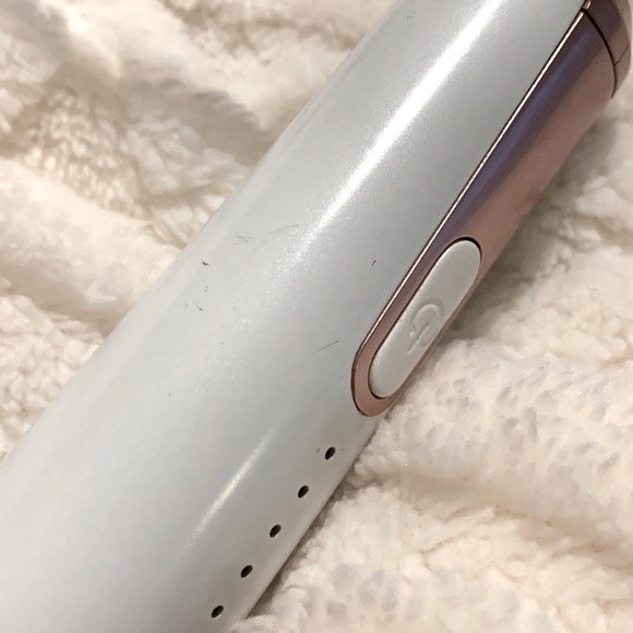 COPY - T3 Curling Iron 1 1/4 inch - Picture 3 of 4